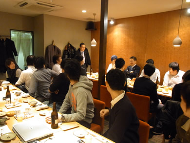 2.前田前田アイサツA.jpg